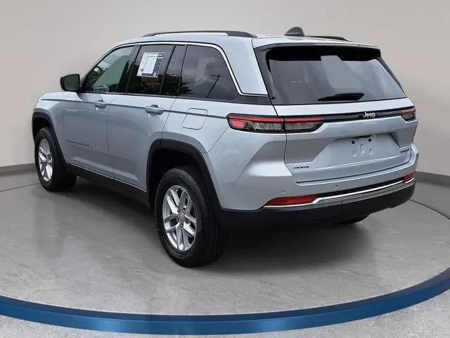 2023 Jeep Grand Cherokee Laredo X 4x4