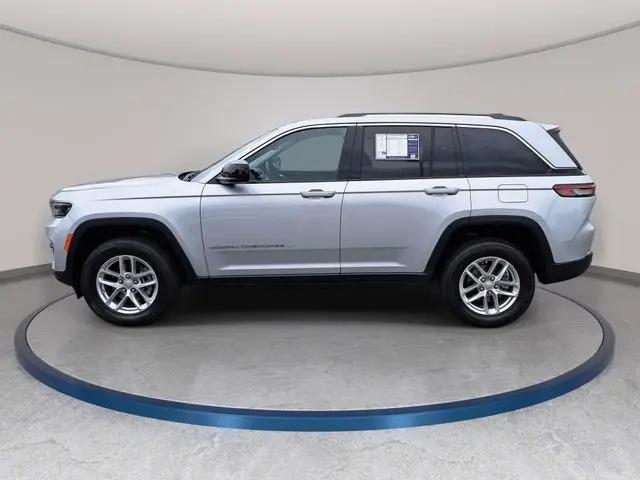 2023 Jeep Grand Cherokee Laredo X 4x4