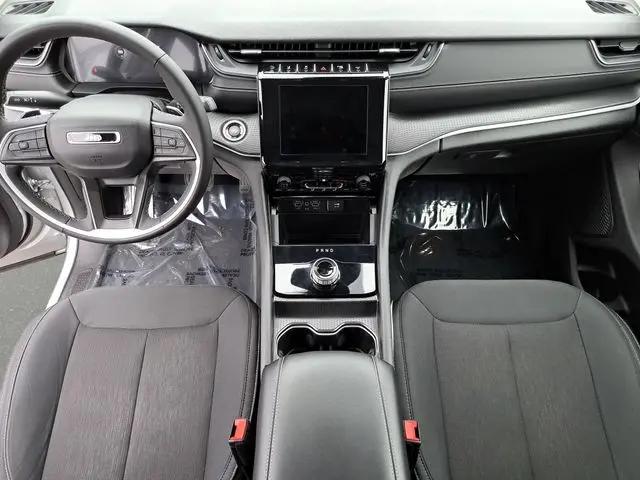 2023 Jeep Grand Cherokee Laredo X 4x4