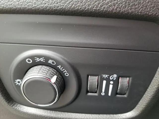 2023 Jeep Grand Cherokee Laredo X 4x4