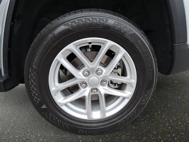 2023 Jeep Grand Cherokee Laredo X 4x4