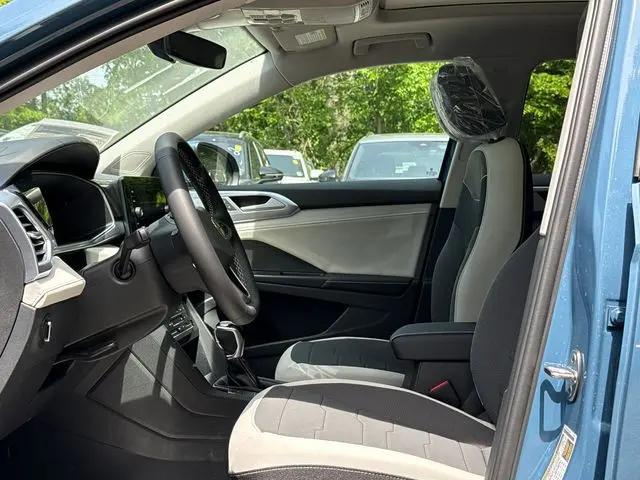 2026 Volkswagen Taos SE