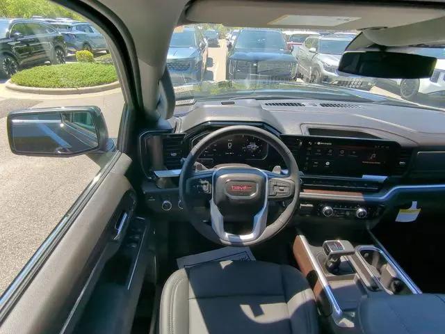 2026 GMC Sierra 1500 Crew Cab, Short Bed, SLT, 4WD
