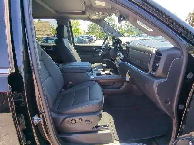2026 GMC Sierra 1500 Crew Cab, Short Bed, SLT, 4WD