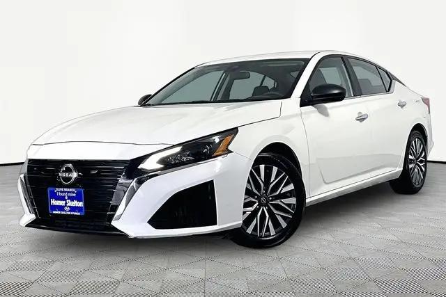 2025 Nissan Altima SV FWD