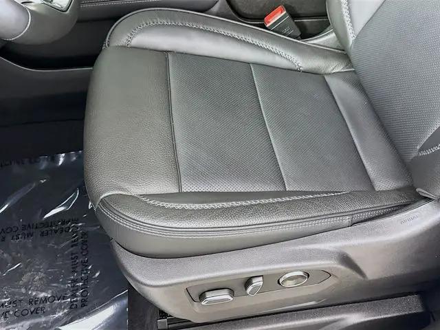 2025 GMC Yukon 4WD Denali