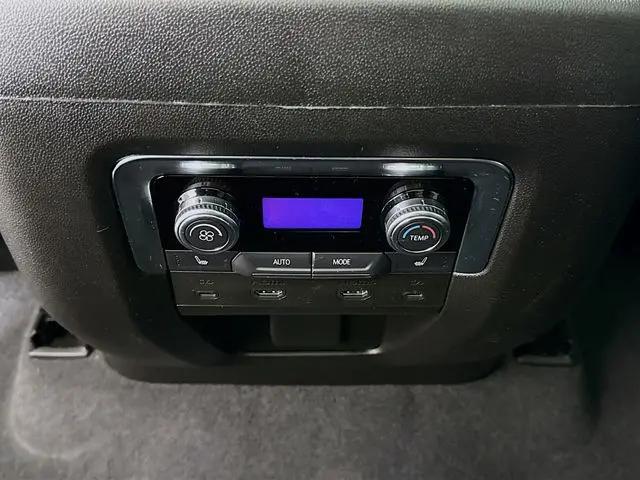 2025 GMC Yukon 4WD Denali