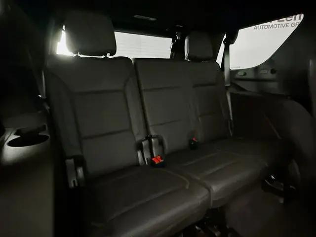 2025 GMC Yukon 4WD Denali