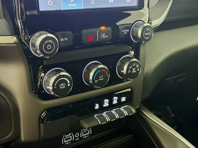 2026 Ram 1500 Express Crew Cab 4x4 57 Box