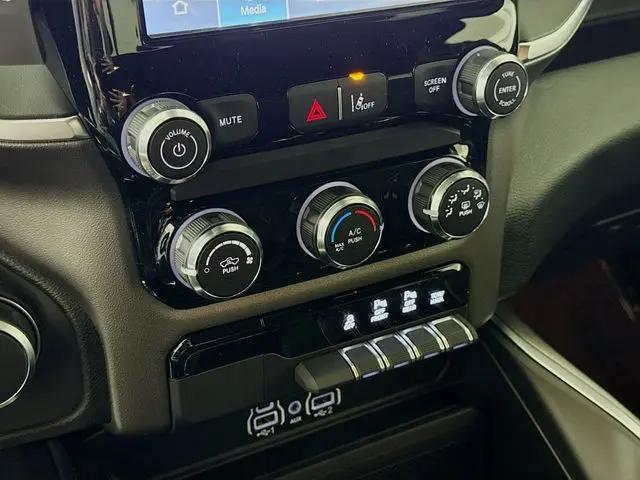 2026 Ram 1500 Express Crew Cab 4x4 57 Box