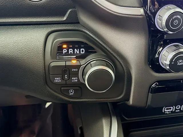 2026 Ram 1500 Express Crew Cab 4x4 57 Box