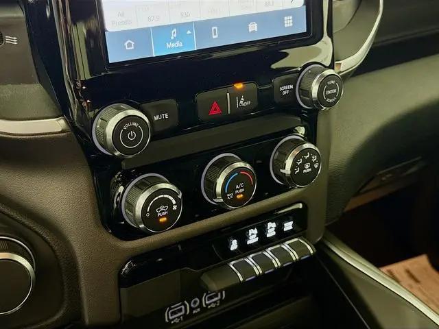 2026 Ram 1500 Express Crew Cab 4x4 57 Box