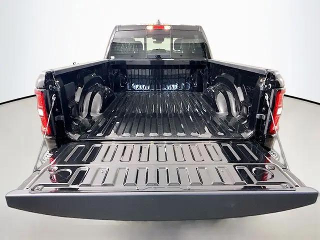 2026 Ram 1500 Express Crew Cab 4x4 57 Box