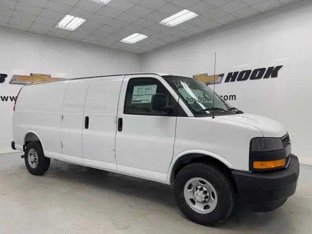2026 Chevrolet Express Cargo Van 2500 Regular Wheelbase, WT, RWD