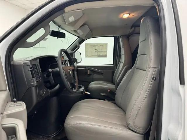 2026 Chevrolet Express Cargo Van 2500 Regular Wheelbase, WT, RWD