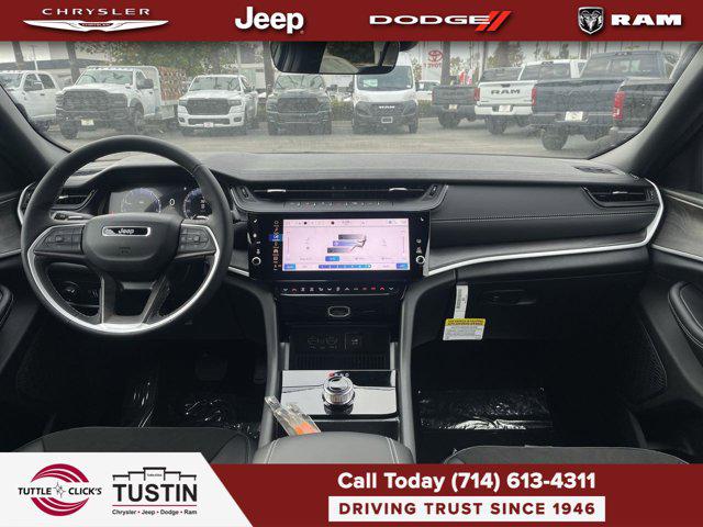2026 Jeep Grand Cherokee Altitude 4x2