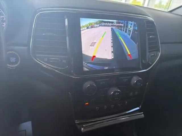 2022 Jeep Grand Cherokee Laredo E 4x4