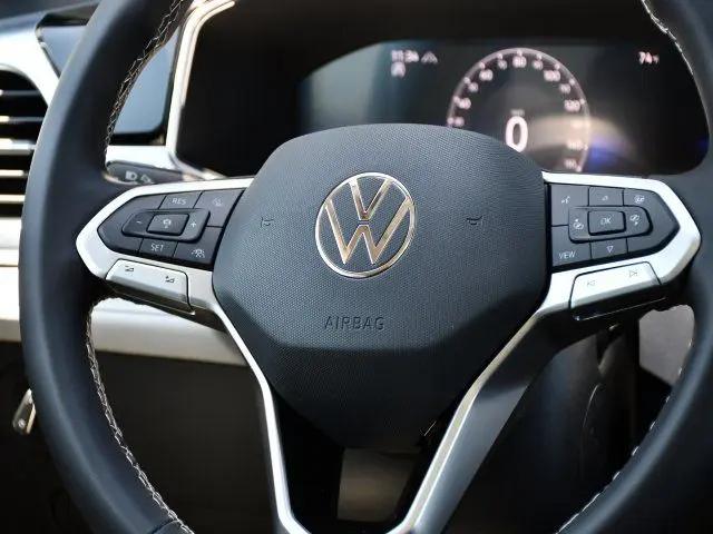 2026 Volkswagen Taos SE
