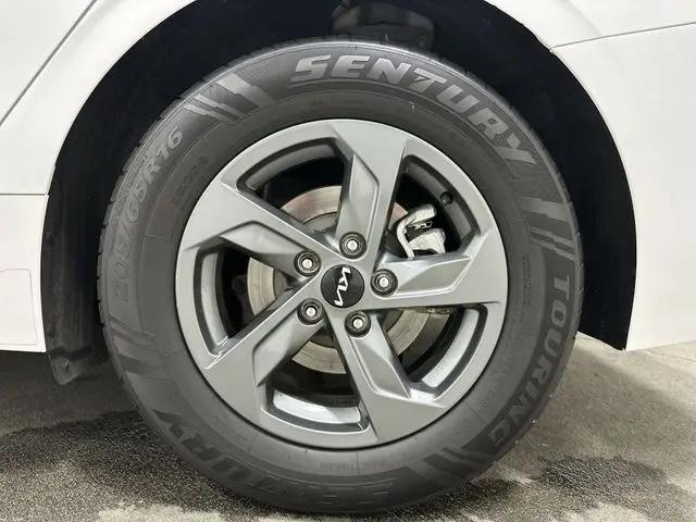 2022 Kia K5 LX