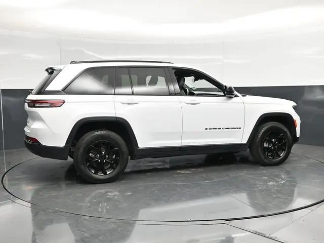 2025 Jeep Grand Cherokee Altitude 4x4