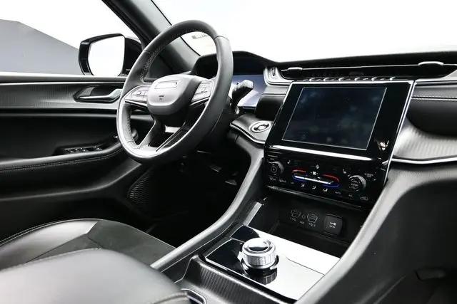 2025 Jeep Grand Cherokee Altitude 4x4