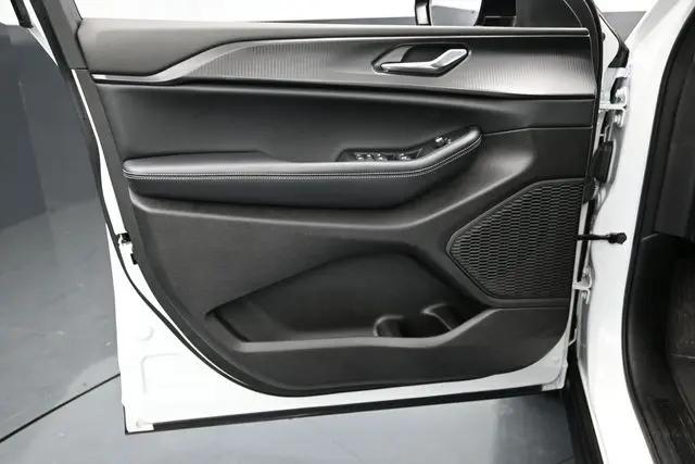 2025 Jeep Grand Cherokee Altitude 4x4