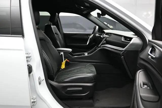 2025 Jeep Grand Cherokee Altitude 4x4