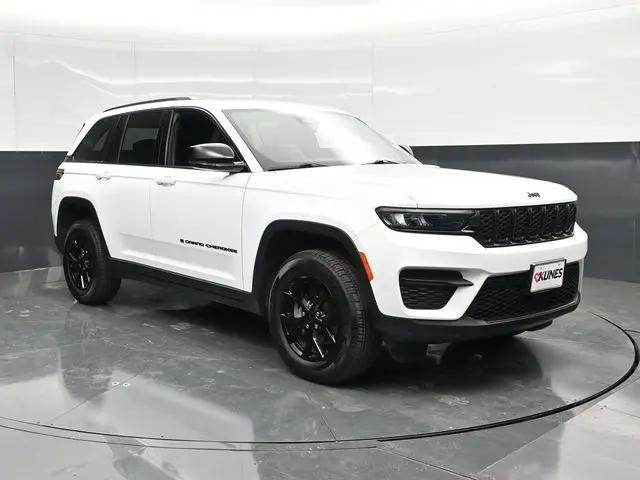 2025 Jeep Grand Cherokee Altitude 4x4 for sale in Sterling, IL