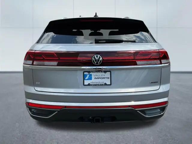 2026 Volkswagen Atlas Cross Sport SE with Technology