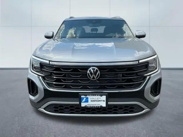 2026 Volkswagen Atlas Cross Sport SE with Technology