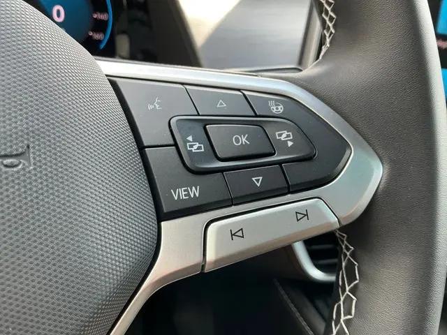 2026 Volkswagen Atlas Cross Sport SE with Technology