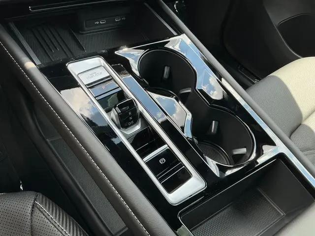 2026 Volkswagen Atlas Cross Sport SE with Technology