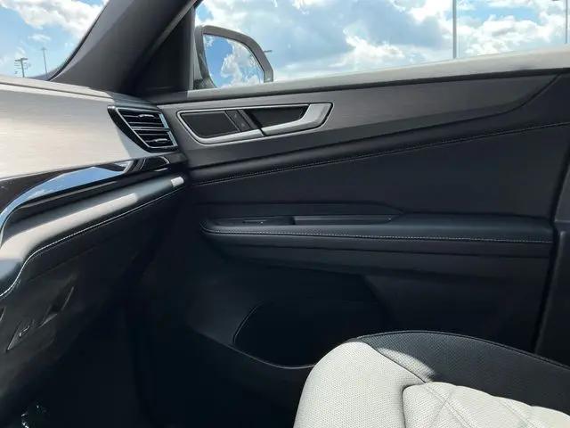 2026 Volkswagen Atlas Cross Sport SE with Technology