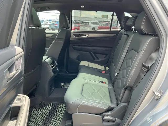 2026 Volkswagen Atlas Cross Sport SE with Technology