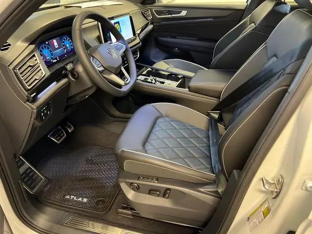 2026 Volkswagen Atlas Cross Sport SEL Premium R-Line