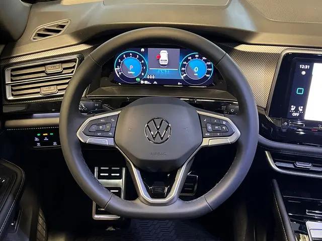 2026 Volkswagen Atlas Cross Sport SEL Premium R-Line