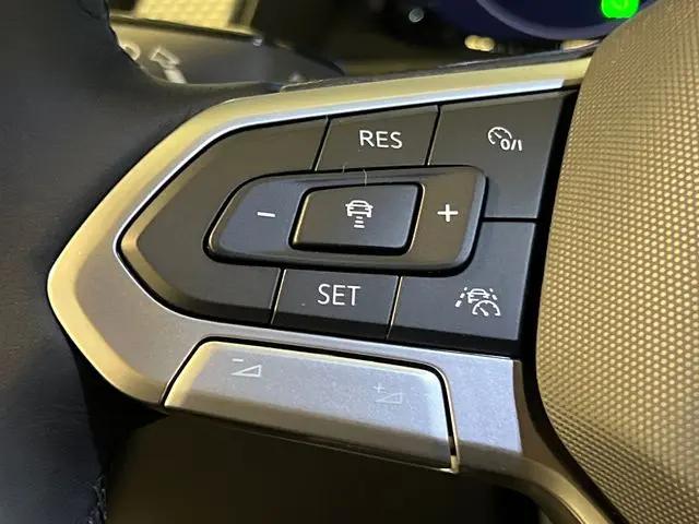2026 Volkswagen Atlas Cross Sport SEL Premium R-Line