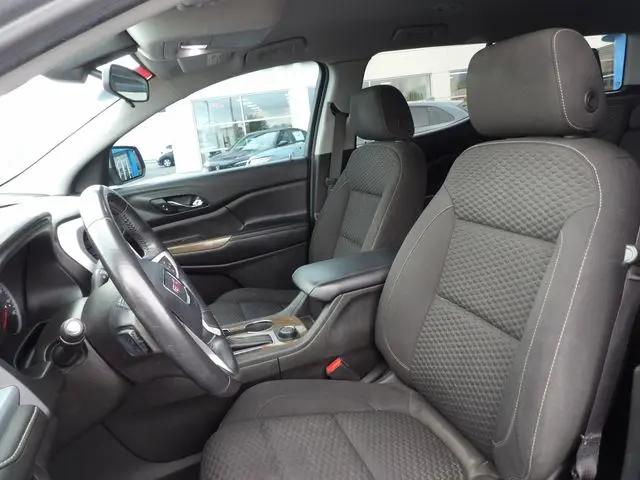 2017 GMC Acadia SLE-2