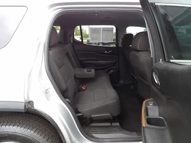 2017 GMC Acadia SLE-2