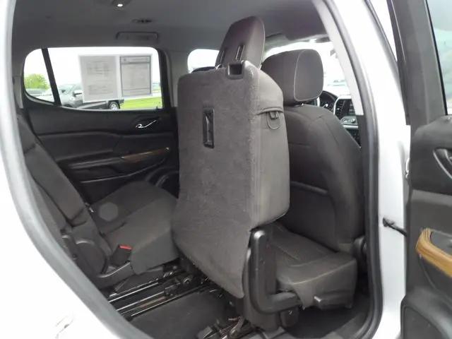 2017 GMC Acadia SLE-2