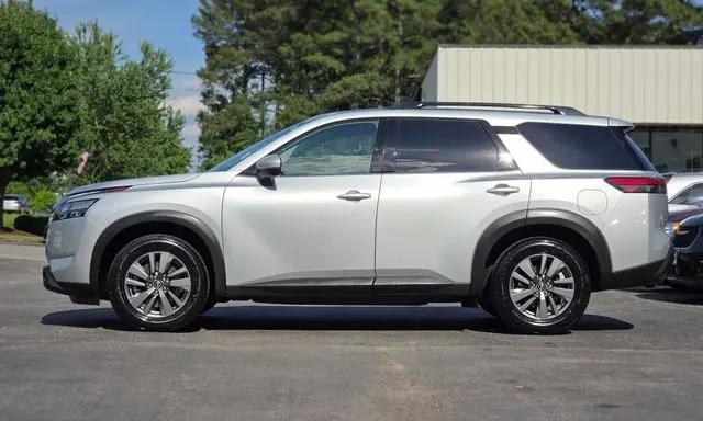 2024 Nissan Pathfinder SV FWD