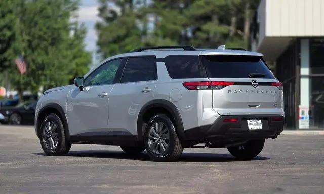 2024 Nissan Pathfinder SV FWD