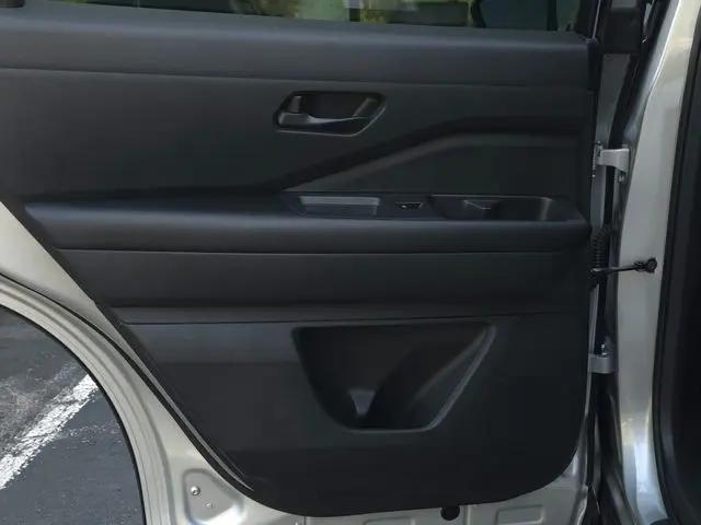 2024 Nissan Pathfinder SV FWD