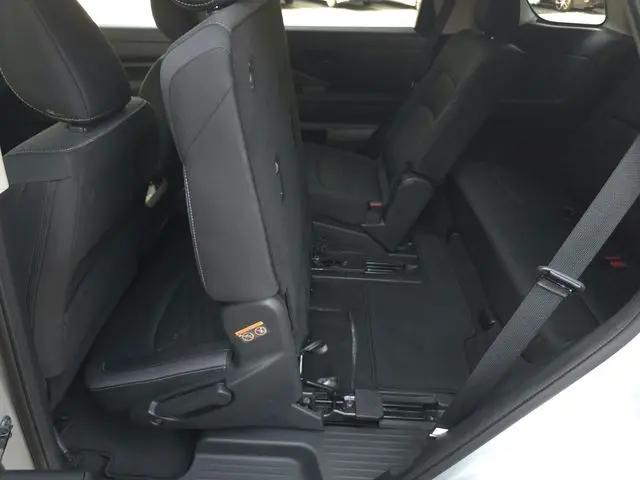 2024 Nissan Pathfinder SV FWD
