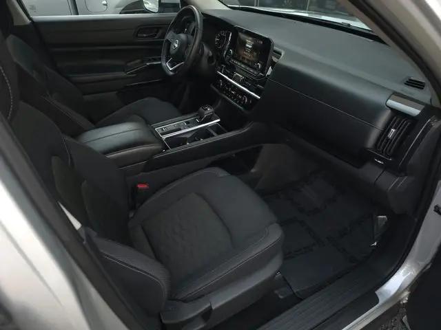 2024 Nissan Pathfinder SV FWD