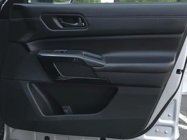 2024 Nissan Pathfinder SV FWD