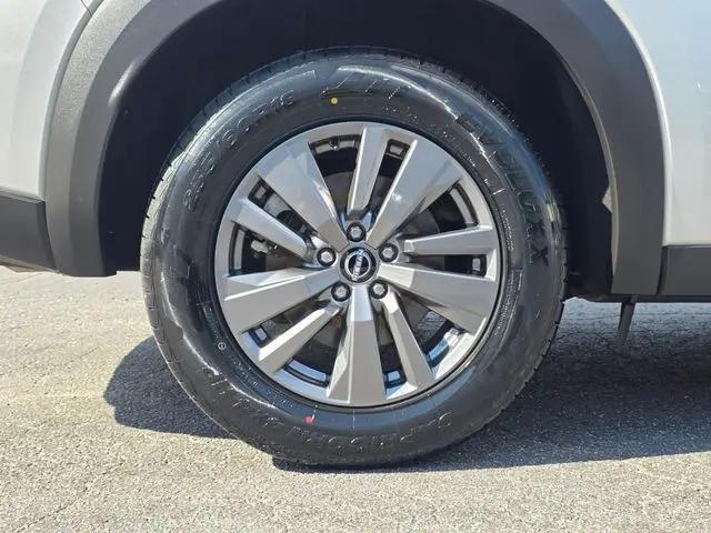 2024 Nissan Pathfinder SV FWD