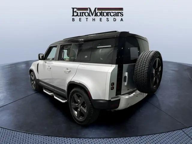 2023 Land Rover Defender 110 SE