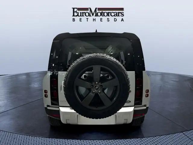 2023 Land Rover Defender 110 SE