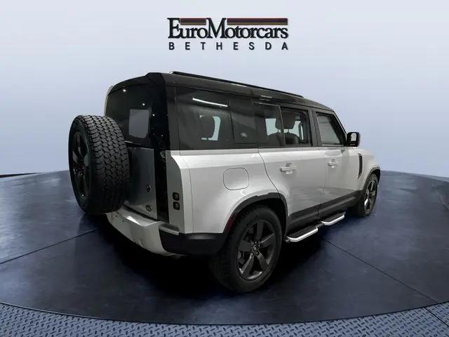 2023 Land Rover Defender 110 SE